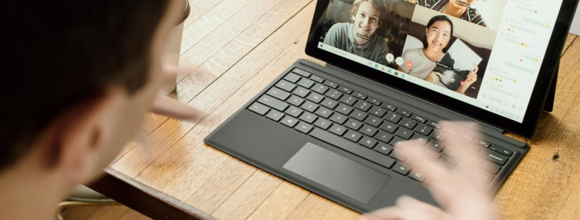 Collaborateur ProContact accompagnant un nouveau client SaaS pour réduire le time-to-value