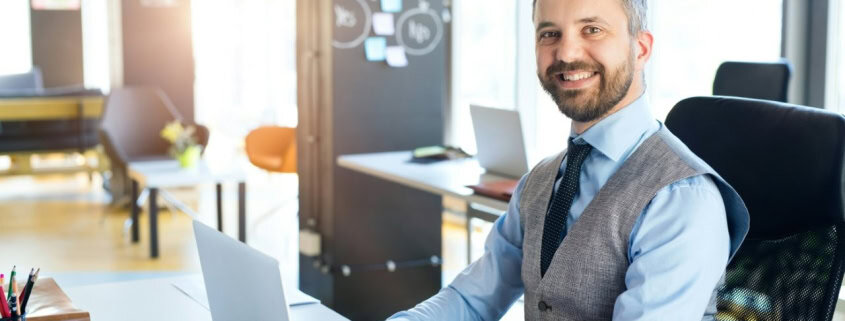 Manager préparant le pilote d’un collaborateur externalisé